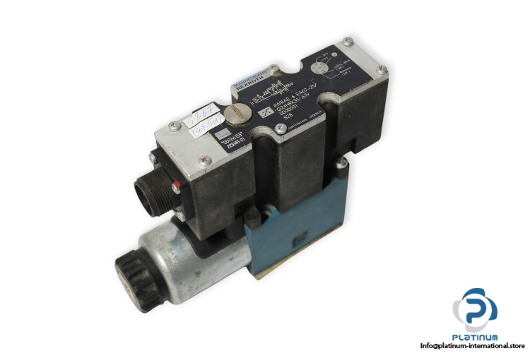 Rexroth-R900966133-proportional-directional-valve-(used)