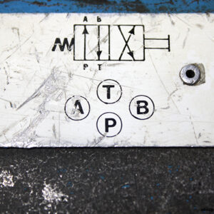 vickers-DG17V-3-2A-10-directional-control-valve-used-2