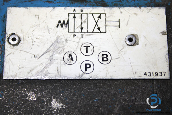 vickers-DG17V-3-2A-10-directional-control-valve-used-2