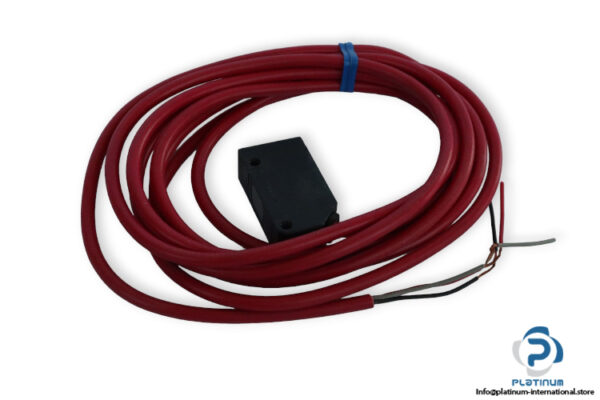 omron-E3V-7C43S-photoelectric-sensor-(new)