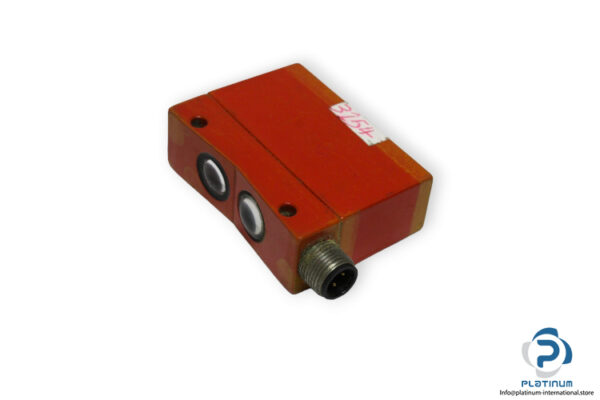 leuze-IFRK-93_4-100-L-2-diffuse-reflection-principle-with-background-suppression-used