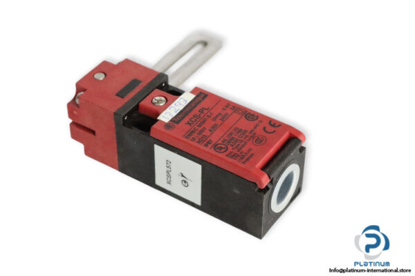 telemecanique-XCSPL572-safety-switch-(new)