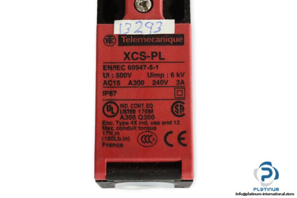telemecanique-XCSPL572-safety-switch-(new)-1
