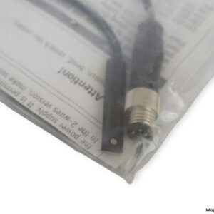 camozzi-CSH-364-23U-magnetic-proximity-switch-(New)-1