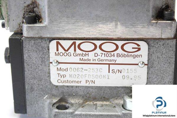 moog-0062-253c-electrohydraulic-servo-valve-1