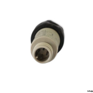 omron-E3F2-R2C4-P1-E-retroreflective-sensor-(New)-1