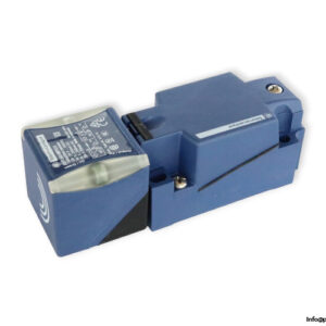 telemecanique-XS7C4A1MPG13-inductive-proximity-sensor-(new)