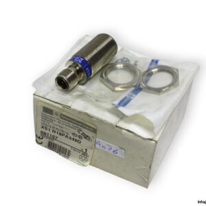 telemecanique-xs1n18pa349d-inductive-proximity-sensor-new