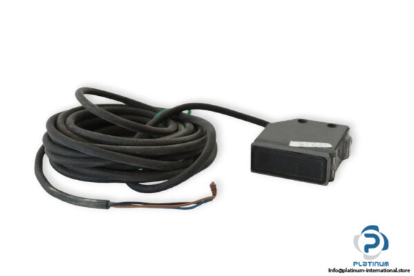 RX-LS200-P-reflective-photoelectric-sensor-(used)