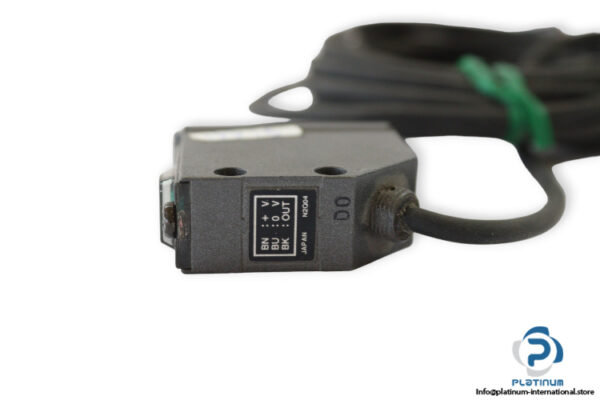 RX-LS200-P-reflective-photoelectric-sensor-(used)-3