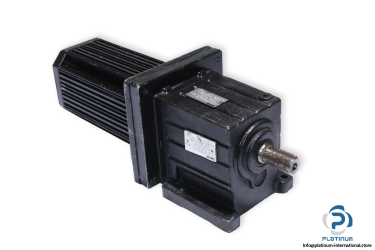 lenze-MDSKSBS056-23-servo-motor-with-gearbox-used