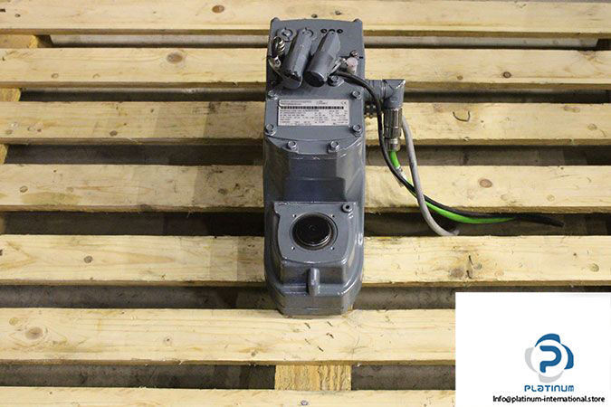 sew-mgfat2-dsm-dbc-b_ecr_iv_dsp-parallel-shaft-helical-gear-unit-3