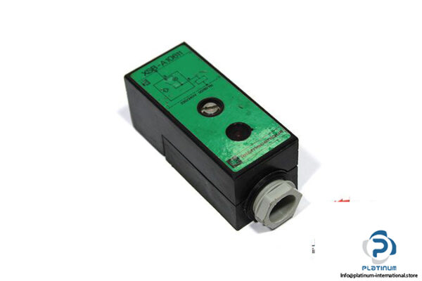 telemecanique-XSB-A10611-inductive-sensor