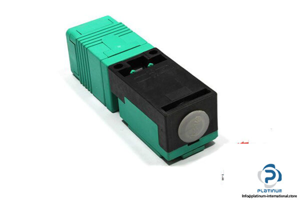 pepperl-fuchs-ocs2000-m1k-n2-retroreflective-sensor-2