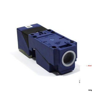 telemecanique-xs8c4a1pcp20-inductive-sensor-2