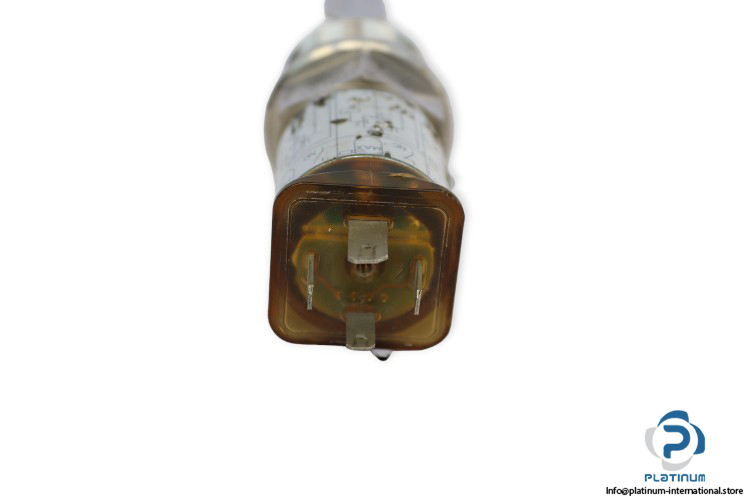 sick lfv200.xxsgatpv level sensor sick-LFV200.XXSGATPV-level-sensor-(used)-1