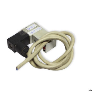 Camozzi-P000-303-P53-mini-solenoid-valve-(used)