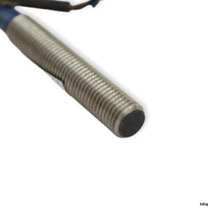 telemecanique-XS1M08PA370-inductive-proximity-sensor-(Used)-1
