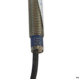 telemecanique-XS1M08PA370-inductive-proximity-sensor-(Used)-2