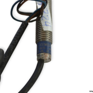 telemecanique-XS1M08PA370-inductive-proximity-sensor-(Used)-4