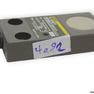 omron-tl-w5f1-inductive-proximity-sensor-used-2