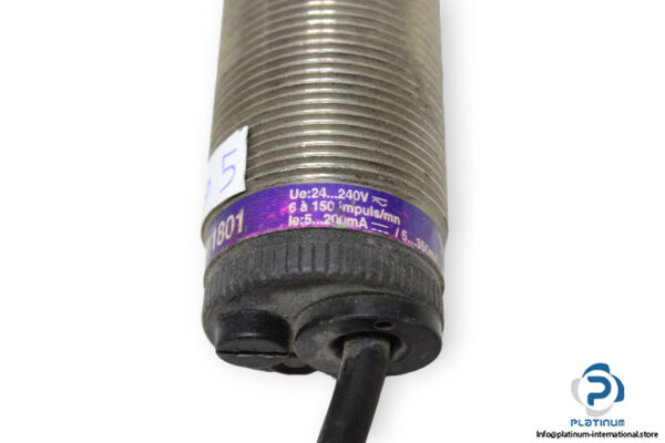 telemecanique-xsa-v11801-inductive-proximity-sensor-used-2