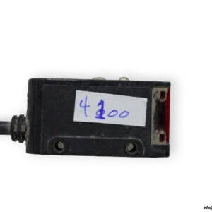 omron-e3s-ad32-diffuse-reflective-sensor-used-2