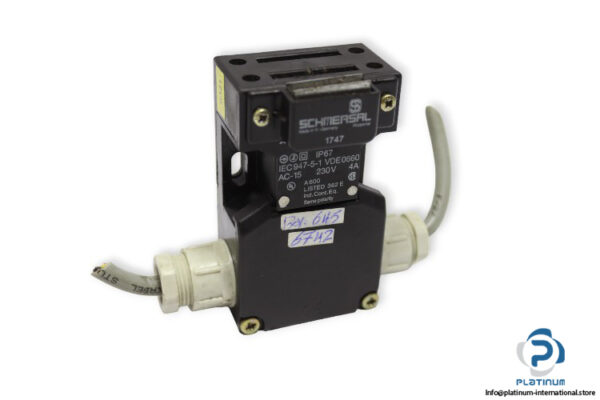 schmeasal-IEC947-5-1-VDE0660-safety-interlock-switch-(used)