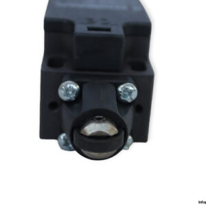 schmersal-TR-236-02Z-ID-position-limit-switch-(new)-1