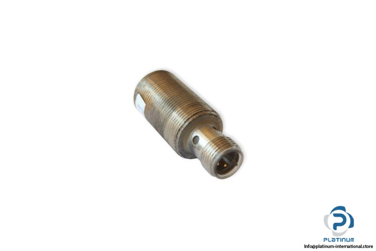 pepperl-fuchs-NBB8-18GM30-E2-V1-inductive-sensor-(used)