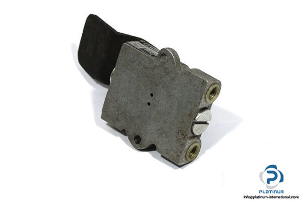 ross-w-3643a2002-pedal-treadle-valve-1