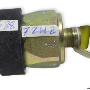 VR2-H-0-pressure-switch-used-2