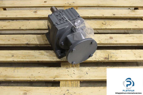 sew-r57-am143_ii2gd-helical-gear-unit-3