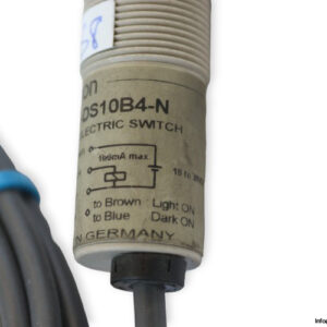 omron-E3F2-DS10B4-N-diffuse-reflective-sensor-(Used)-2