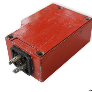 leuze-RK-85_2-300-retro-reflective-photoelectric-sensor-(used)-2