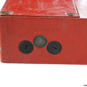 leuze-RK-85_2-300-retro-reflective-photoelectric-sensor-(used)-3