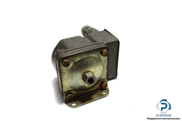 barksdale-d2t-h18-diaphragm-pressure-switch-2