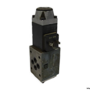 Rexroth-4WE-6-D52_AG24NK4-directional-control-valve-(used)