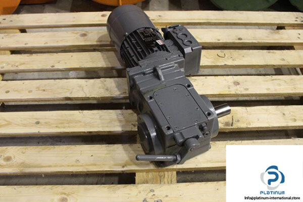 lenze-gkk05-2m-gar-071c32-bevel-geared-motor-with-clutch-1