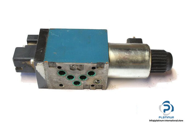 bosch-0-810-001-904-directional-control-valve-4