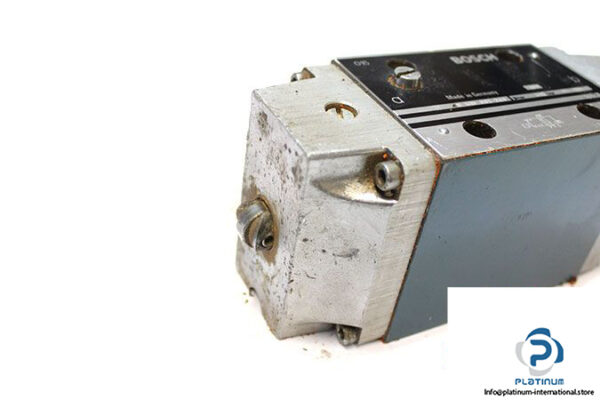 bosch-0-810-001-246-directional-control-valve-2
