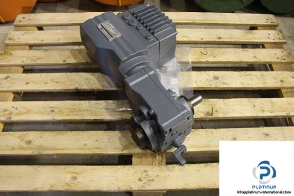 sew-hk37-drc2-015-dsc-a-ecr_by2c_iv_a-helical-bevel-gearmotor-2