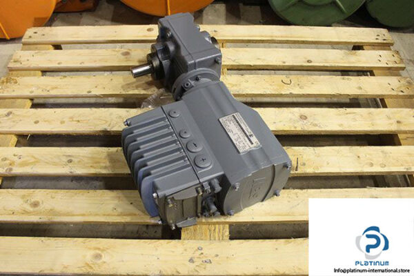 sew-hk37-drc2-015-dsc-a-ecr_by2c_iv_a-helical-bevel-gearmotor-3