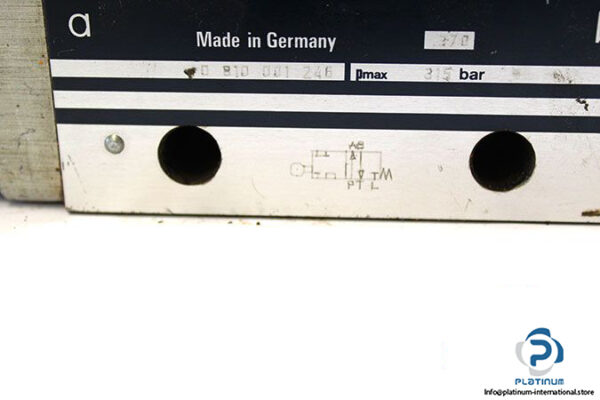 bosch-0-810-001-246-directional-control-valve-1