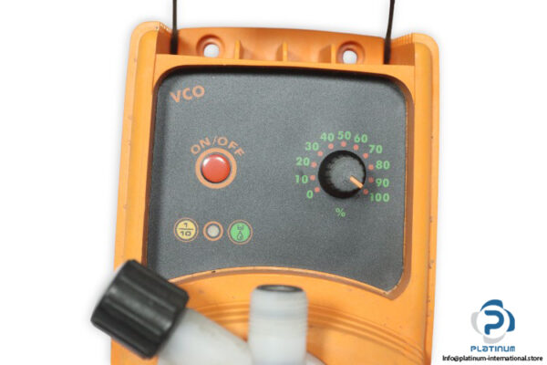 emec-pump-VCO-1502-FP-230VAC-solenoid-driven-metering-pump-(new)-3