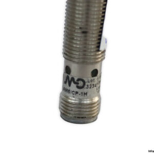 micro-detectors-AM6_CP-1H-inductive-proximity-sensor-(used)-2