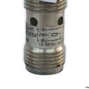 micro-detectors-AM6_CP-1H-inductive-proximity-sensor-(used)-3