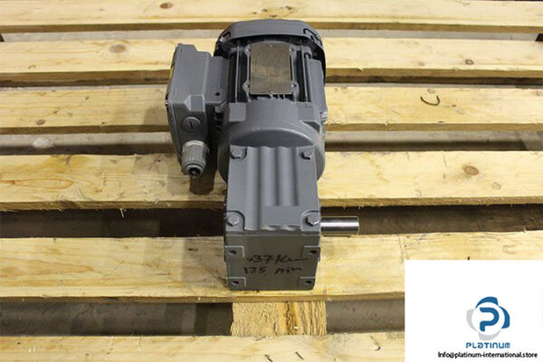 sew-w20-drs71s4_z-spiroplan-gearmotor-2