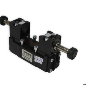 Univer-BE-3940D-double-solenoid-valve-(used)