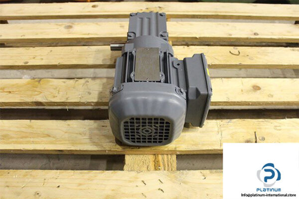 sew-w20-drs71s4_z-spiroplan-gearmotor-3